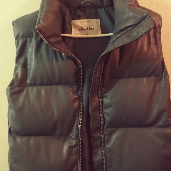 Wilfred Vegan Puffer Vest ☄️ - Picture 3 of 4